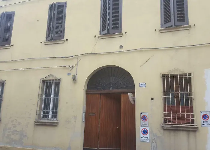 Carlo Mayr Apartament Ferrara